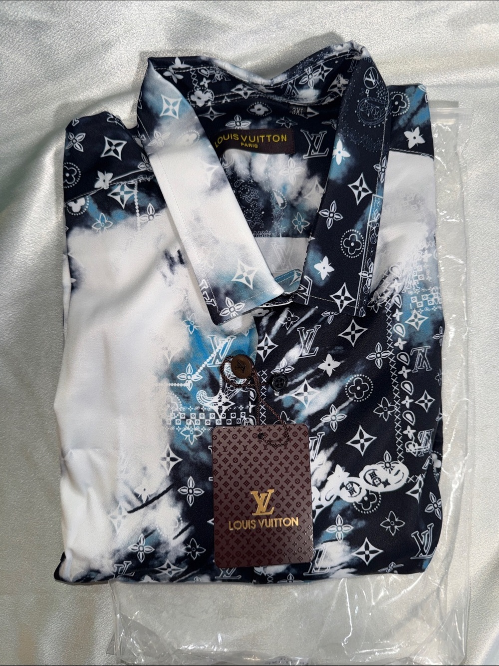Louis Vuitton Black & White Monogram Tie-Dye Satin Shirt🔥Size:XL - Picture 7 of 7